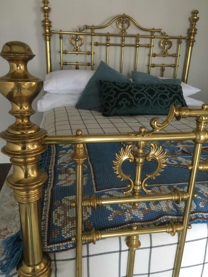 The Carriage House Flat - Downtown Paris Canada Экстерьер фото