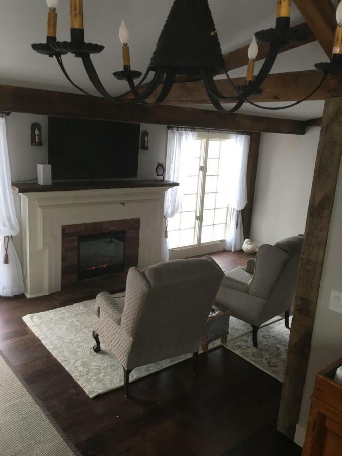 The Carriage House Flat - Downtown Paris Canada Экстерьер фото